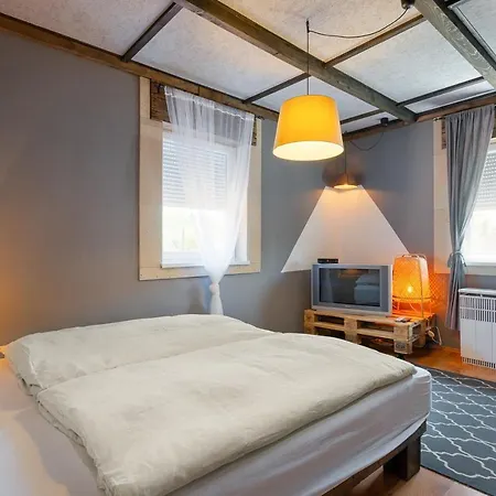 Patakpart Vendeghaz * Egerszalók